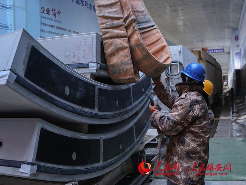Picha: Ujenzi wa reli ya mwendo kasi ya Eneo Jipya la Xiong’an-Uwanja wa Ndege wa Daxing wa Beijing (R1) chini ya ardhi