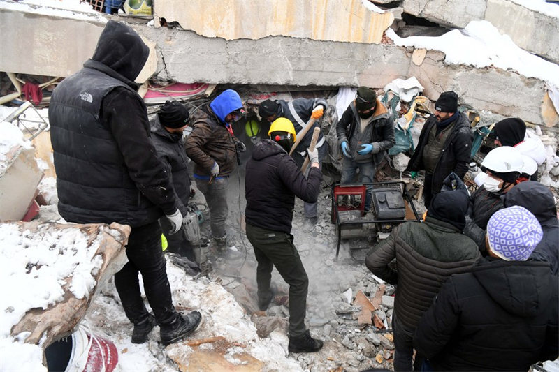 Idadi ya waliofariki kutokana na tetemeko la ardhi Uturuki na Syria yafikia zaidi ya 12,000 na uokoaji waingia siku ya tatu