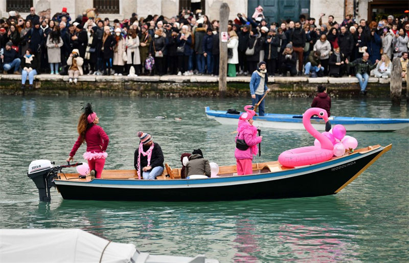 Mavazi ya kitamaduni ya China yaonyeshwa kwa mara ya kwanza kwenye Kanivali ya Venice