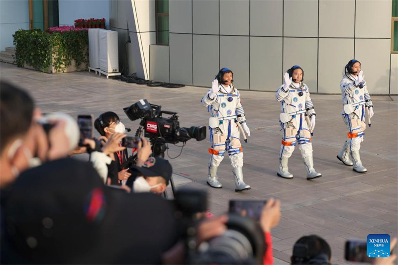 Hafla ya kuwaaga wanaanga wa China?wanaosafiri na Chombo cha Anga ya Juu cha Shenzhou-16 yafanyika