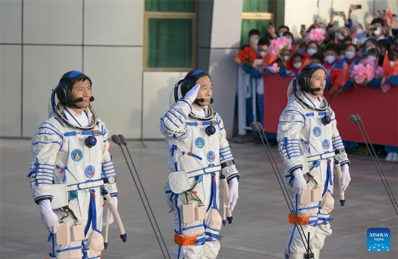 Hafla ya kuwaaga wanaanga wa China?wanaosafiri na Chombo cha Anga ya Juu cha Shenzhou-16 yafanyika