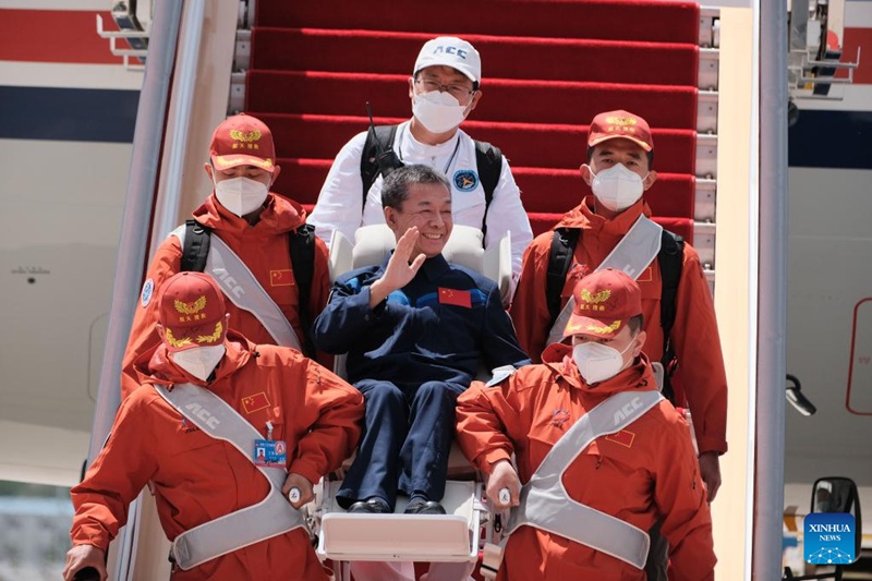 Wanaanga wa China wa Chombo cha Shenzhou-15 wawasili Beijing baada ya kutoka Anga ya Juu