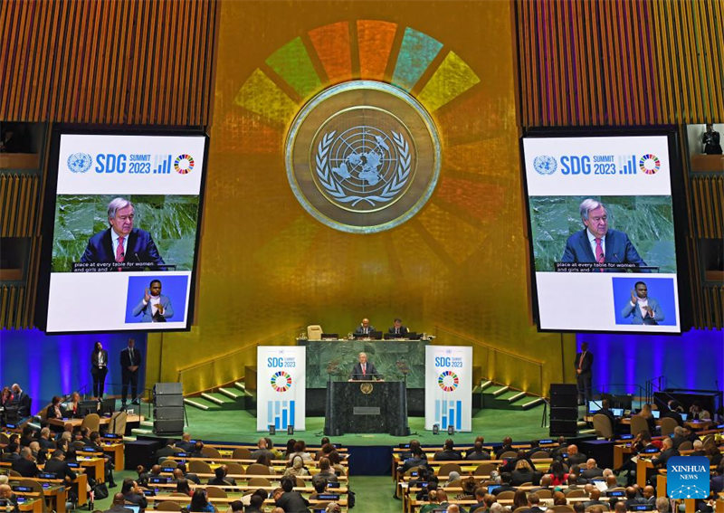 Katibu Mkuu wa Umoja wa Mataifa Antonio Guterres akihutubia ufunguzi wa Mkutano wa Malengo ya Maendeleo Endelevu kwenye makao makuu ya Umoja wa Mataifa mjini New York, Septemba 18, 2023. (Xinhua/Li Rui)