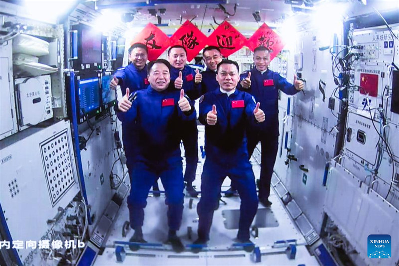Wanaanga wa China wa?Chombo cha Shenzhou-17 waingia kwenye kituo cha anga ya juu, kukamilisha makabidhiano ndani ya siku nne