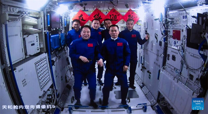 Wanaanga wa China wa?Chombo cha Shenzhou-17 waingia kwenye kituo cha anga ya juu, kukamilisha makabidhiano ndani ya siku nne