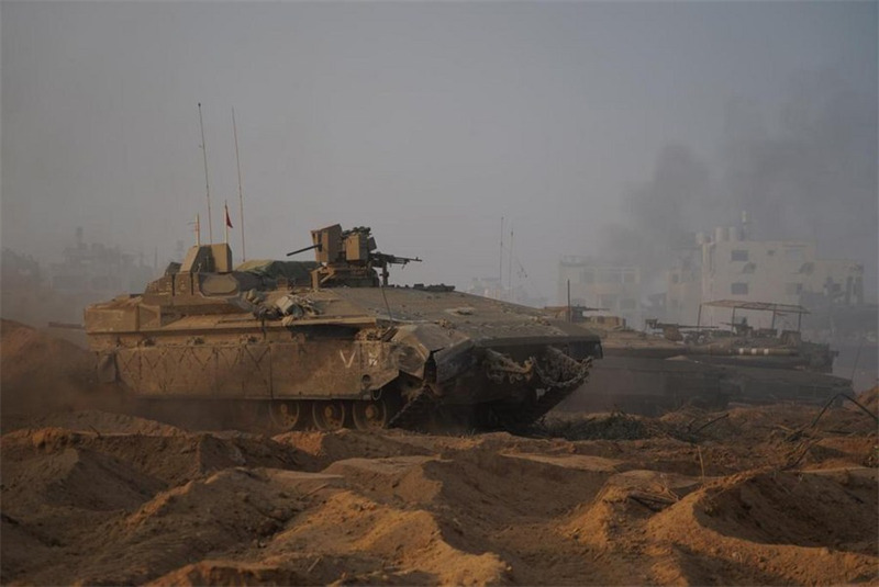 Picha hii iliyotolewa na Jeshi la Ulinzi la Israel Novemba 7, 2023 ikionyesha wanajeshi wa Israel wakiendelea na operesheni za ardhini katika Ukanda wa Gaza. (Xinhua)