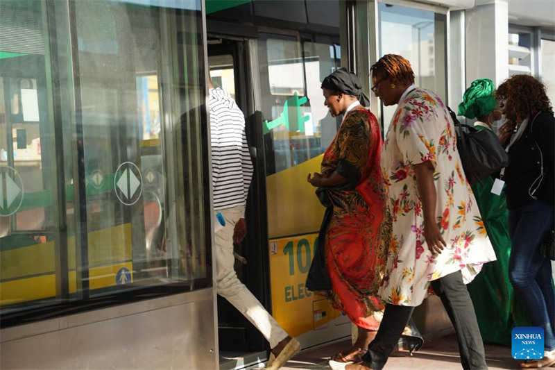 Senegal yazindua mtandao wa mabasi ya mwendokasi ?ya kutumia umeme kikamilifu?ulio wa kwanza katika Afrika ya Kusini mwa Jangwa la Sahara