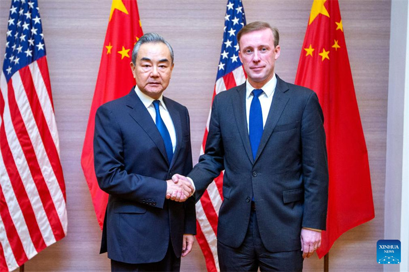 Wang Yi, Mjumbe wa Ofisi ya Siasa ya Kamati Kuu ya Chama cha Kikomunisti cha China (CPC) na Mkurugenzi wa Ofisi ya Idara ya Mambo ya Nje ya Kamati Kuu ya CPC, akifanya mazungumzo na Mshauri wa Usalama wa Taifa wa Marekani Jake Sullivan mjini Bangkok, Thailand, Januari 26, 2024. (Xinhua/Wang Teng)