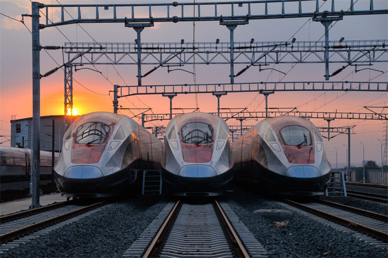 Treni ya mwendo kasi ya Jakarta-Bandung yawa?njia ?mpya inayopendwa na Waindonesia wakati wa safari za Sikukuu ya Eid