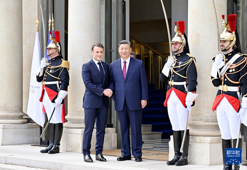 Rais wa China Xi Jinping, Rais wa Ufaransa Emmanuel Macron na Mwenyekiti wa Kamisheni ya Umoja wa Ulaya Ursula von der Leyen wafanya mazungumzo