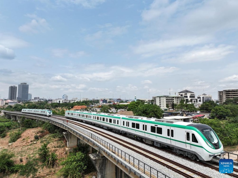 Reli ya metro iliyojengwa na China yatoa huduma ya safari ya kufurahisha na ya starehe katika mji mkuu wa Nigeria
