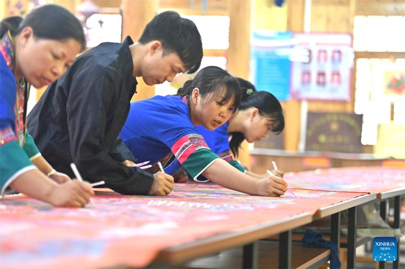 Katika picha: Michoro ya mkulima wa Sanjiang katika Mkoa?wa Guangxi, China