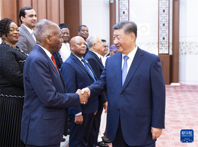 Rais Xi akutana na viongozi wa mabunge ya nchi mbalimbali walioshiriki kwenye shughuli za maadhimisho ya miaka 40 ya ?Bunge la Umma la China kujiunga na Shirikisho la Mabunge ya Nchi Mbalimbali IPU