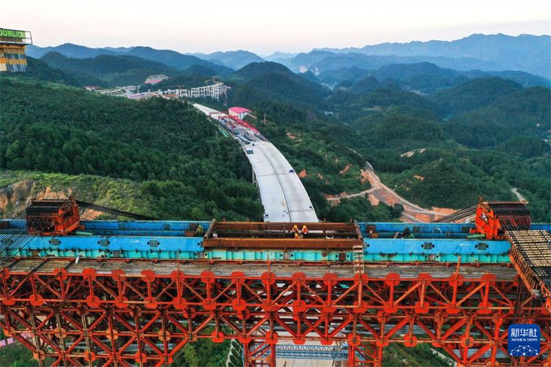Daraja Kubwa?la Machanghe Lafanikiwa kuunganishwa huko Guizhou, China