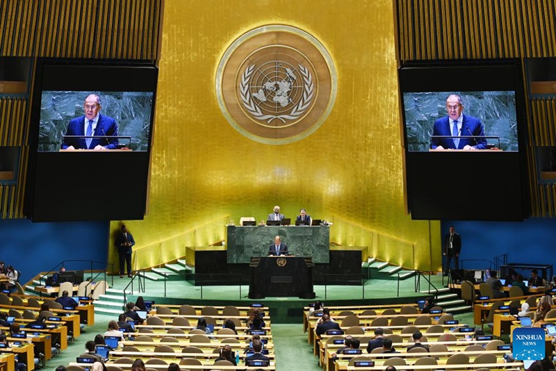 Waziri wa Mambo ya Nje wa Russia Sergey Lavrov akitoa hotuba katika Mjadala Mkuu wa mkutano wa 79 wa Baraza Kuu la Umoja wa Mataifa (UNGA) kwenye makao makuu ya Umoja wa Mataifa mjini New York, Septemba 28, 2024. (Xinhua/Li Rui)