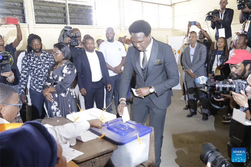 Wamsumbiji wapigia kura kuchagua viongozi wapya