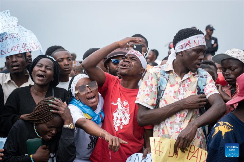 Jamhuri ya Kidemokrasia ya Kongo yafanya mazishi ya waliokufamaji?kwenye?ajali?ya feri?iliyotokea?hivi karibuni