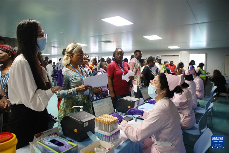 Meli Hospitali ya Kikosi cha?Majini cha China“Peace Ark”?yamaliza ziara nchini Cameroon na kuelekea Benin