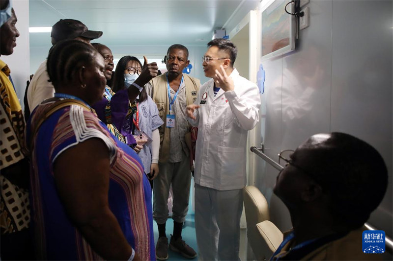 Meli Hospitali ya Kikosi cha?Majini cha China“Peace Ark”?yamaliza ziara nchini Cameroon na kuelekea Benin