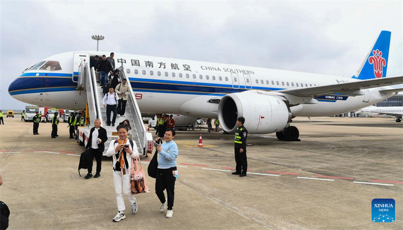 Ndege ya?C919 yafanya safari ya kibiashara kwa mafanikio kwenye Njia ya Guangzhou-Haikou