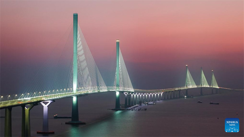 Barabara mpya ya kuvuka baharini yafunguliwa kwa matumizi?katika Mkoani?Guangdong