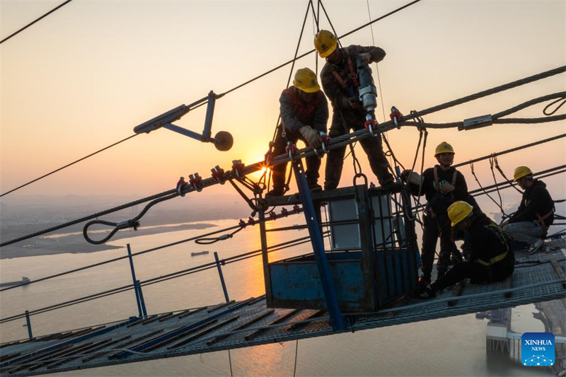 Daraja la Yanji la Mto Yangtze linaloendelea kujengwa katika Mkoa?wa Hubei wa China