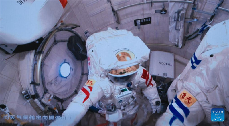 Wanaanga?wa chombo cha Shenzhou-19 wakamilisha shughuli za kwanza nje ya chombo