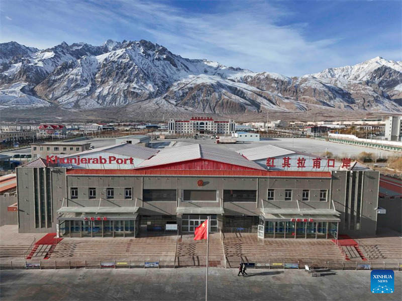 Katika picha: siku ya kwanza ya kazi mwaka 2025 katika Mpaka wa Khunjerab mkoani?Xinjiang, China