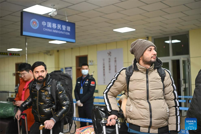 Katika picha: siku ya kwanza ya kazi mwaka 2025 katika Mpaka wa Khunjerab mkoani?Xinjiang, China