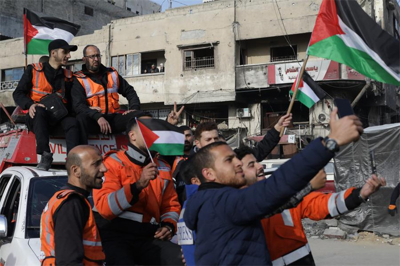 Mateka watatu?wa Israel wajumuika tena na wanafamilia wao huku usimamishaji vita ukileta hali yenye utulivu ya muda mfupi mjini Gaza