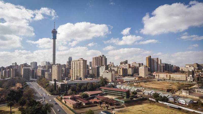 Picha hii iliyopigwa Agosti 10, 2023 ikionyesha maandhari ya Johannesburg, Afrika Kusini. (Xinhua)