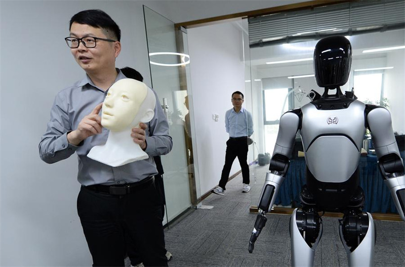 Viwanda vvya roboti vyastawi katika Mkoa?wa Guangdong kusini mwa China