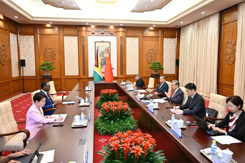 Wang Yi akutana na wageni wanaoshiriki katika mkutano wa nne wa mawaziri wa Baraza?la China-CELAC