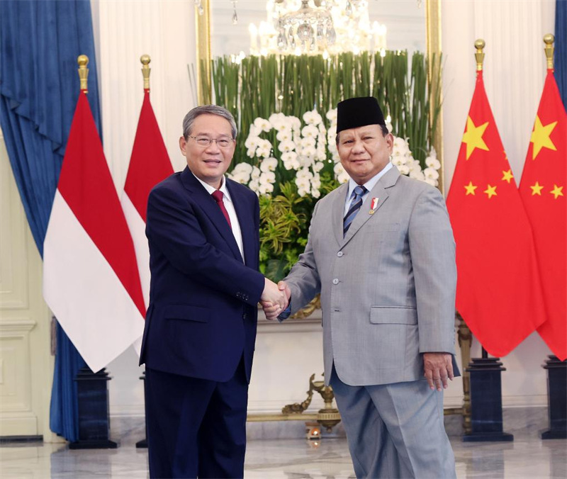 Waziri Mkuu wa China Li Qiang akifanya mazungumzo na Rais wa Indonesia Prabowo Subianto kwenye Ikulu ya Merdeka mjini Jakarta, Indonesia, Mei 25, 2025. (Xinhua/Liu Weibing)