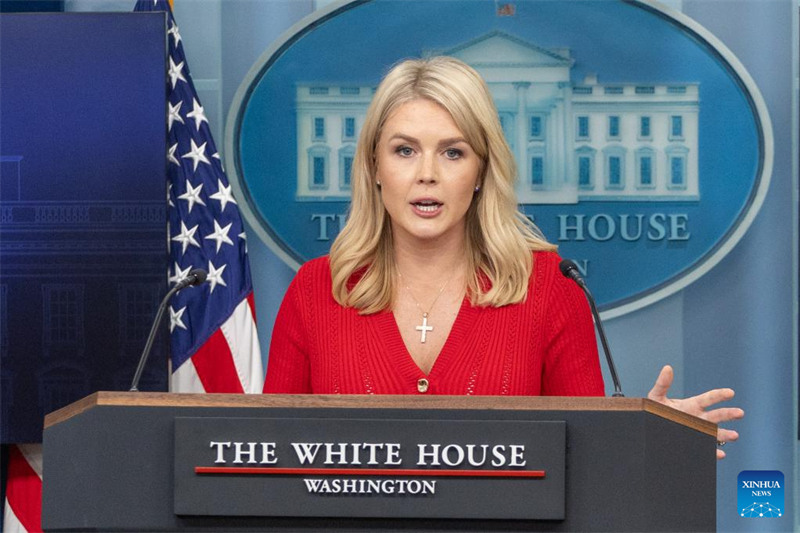 Msemaji wa Ikulu ya White House, Karoline Leavitt akizungumza kwenye mkutano na waandishi wa habari katika Ikulu ya White House mjini Washington, D.C., Marekani, Mei 29, 2025. (Xinhua/Hu Yousong)