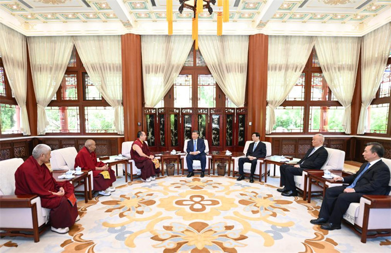 Rais Xi Jinping apokea ziara ya?Panchen Rinpoche