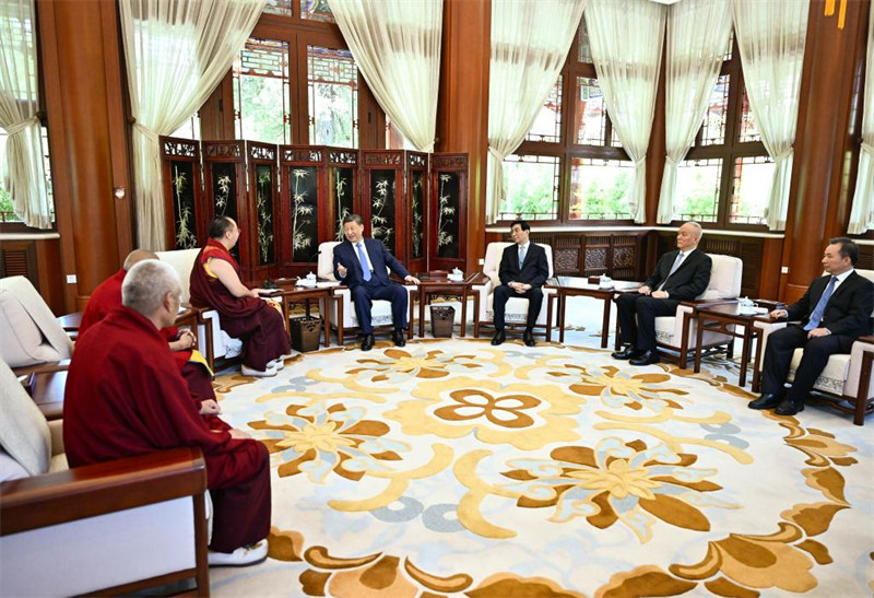 Rais Xi Jinping apokea ziara ya?Panchen Rinpoche
