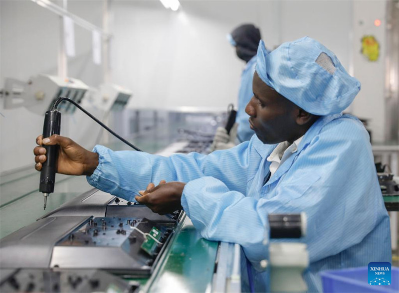 Namna mnyororo wa kiviwanda kati ya China na Afrika unavyohimiza?ukuaji wa bara