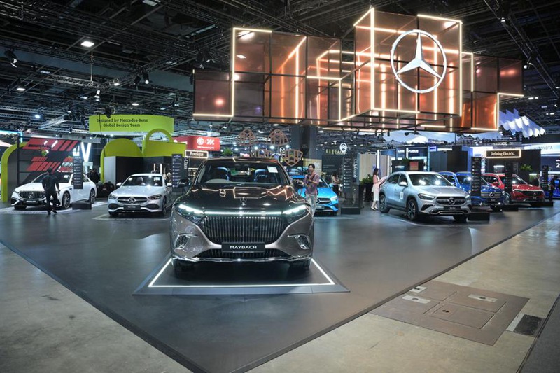 Picha hii inaonyesha banda la kampuni Mercedes-Benz ya Ujerumani kwenye maonyesho ya magari yaliyofanyika kwenye kituo cha mikutanoi na maoneysho cha Singapore, Januari 9, 2025. (Xinhua/Then Chih Wey)